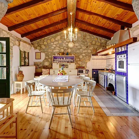 Erta By Interhome Barci